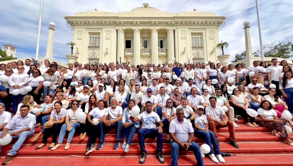 Início da programação do Janeiro Branco reúne autoridades e servidores em frente ao Palácio Rio Branco